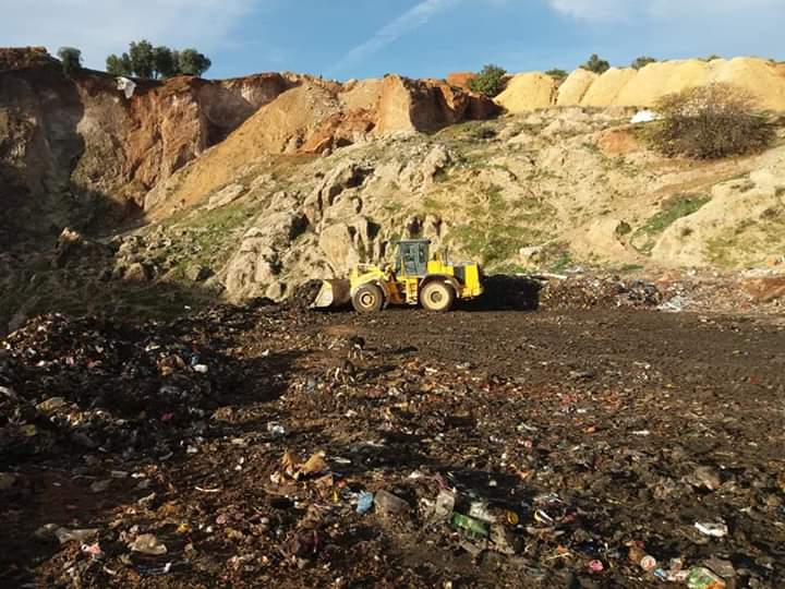 إقليم صفرو: حملة تنظيف ” مطرح النفايات ” لبلدية البهاليل تخلف إرتياح لدى الساكنة التي ذاقت درعا من الروائح&nbsp;الكريهة.